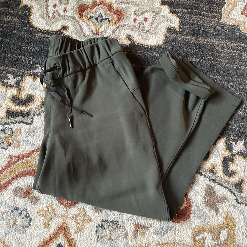 Lululrmon on the fly crop